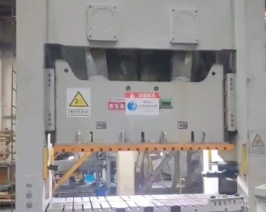 气动冲床 400T 威力