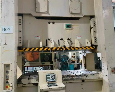 气动冲床 300T 金丰