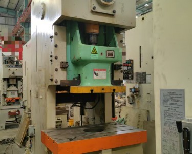 气动冲床 125T 扬力