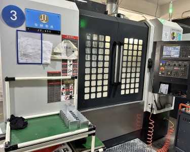 立式加工中心 855 集颐