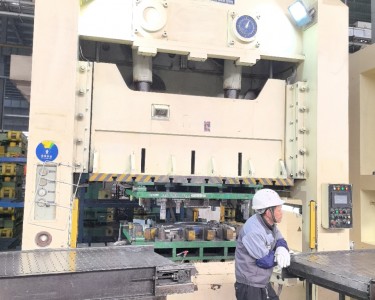 气动冲床 250T 徐锻