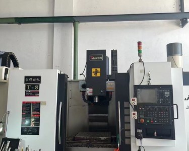 立式加工中心 850 台群