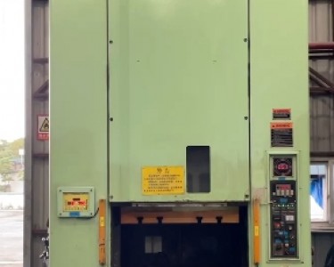 气动冲床 200T 瓦西诺