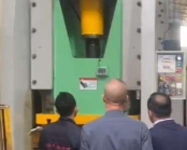 气动冲床 200T 扬州锻压