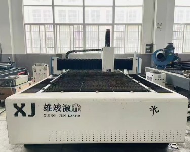 激光切割机 4015/1500W 雄竣