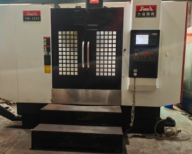 立式加工中心 TW-1370 台崴
