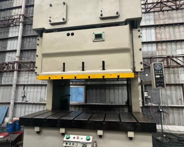 气动冲床 250T 澳玛特