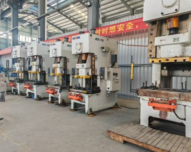 气动冲床 110T 扬锻