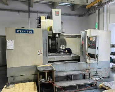 立式加工中心 DTX-1580 鼎泰