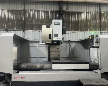 立式加工中心 VMC-169 亚威