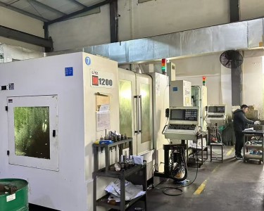 立式加工中心 DM1200 丽驰