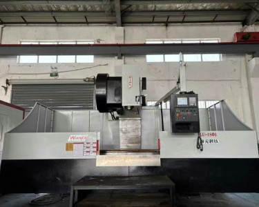 立式加工中心 LU-1801 颖元