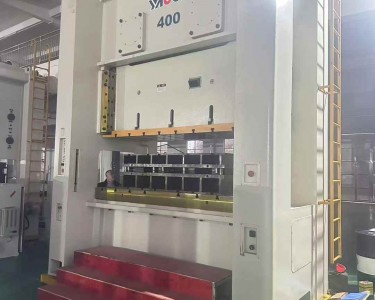 气动冲床 400T 扬锻