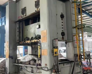 气动冲床 400T 扬锻