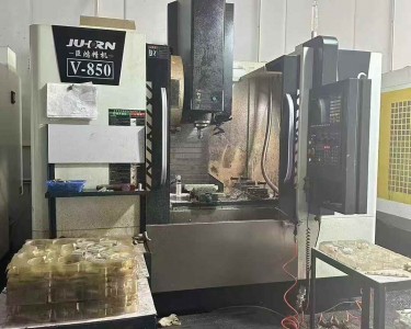 立式加工中心 V850 巨鸿