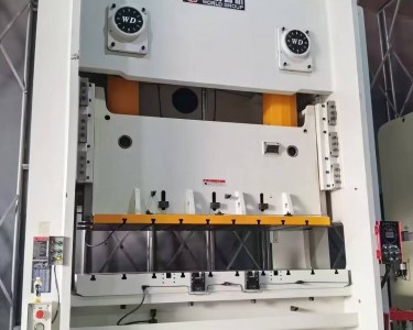 气动冲床 400T 沃得