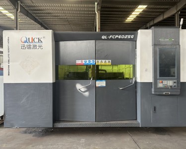 激光切割机 6米/30000W 迅镭