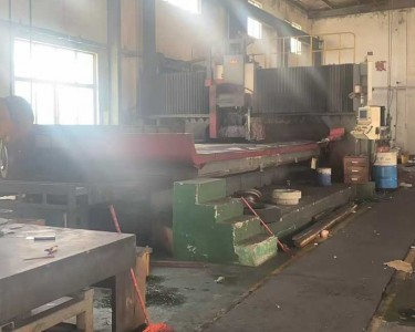 龙门加工中心 7028 鸿昌
