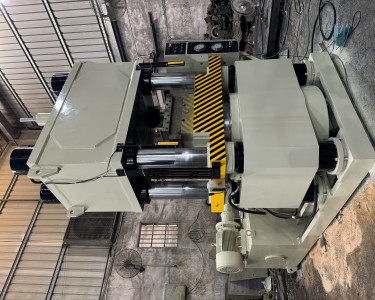 四柱式油压机 1500T  