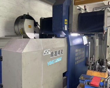 龙门加工中心 VMC-2215 顺晟