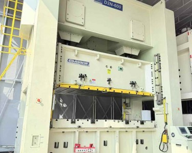 气动冲床 600T 固安力