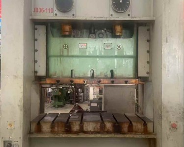 气动冲床 110T 扬锻