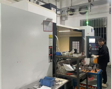 立式加工中心 V-20 冠驰