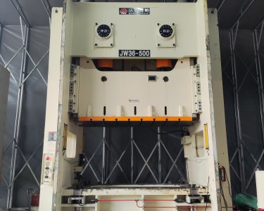 气动冲床 500T 沃得