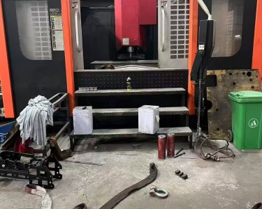 立式加工中心 1580 巨冈