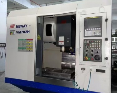 立式加工中心 VM702H 纽威