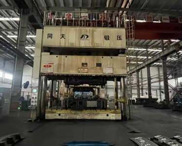 四柱式油压机 2000T 同天