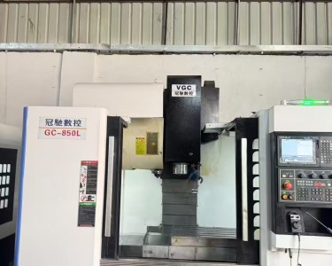 立式加工中心 850 冠驰