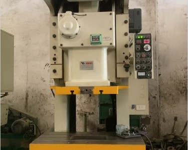 气动冲床 110T 澳玛特