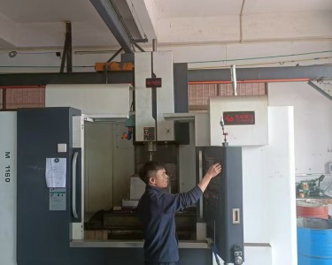 立式加工中心 1165 台成