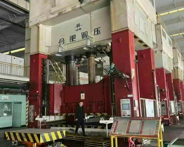 四柱式油压机 2000 合肥锻压