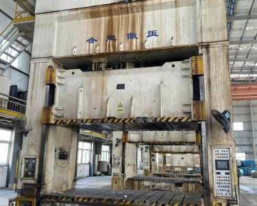 四柱式油压机 1250T 合肥锻压