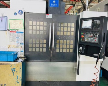 立式加工中心 850 台工
