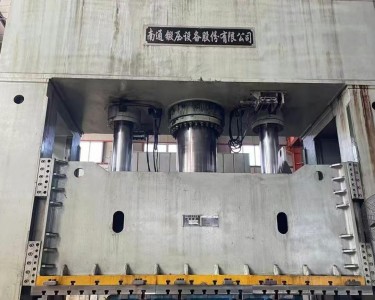 四柱式油压机 1600 南通锻压