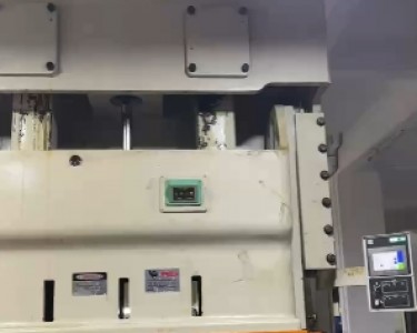 气动冲床 200T 金丰
