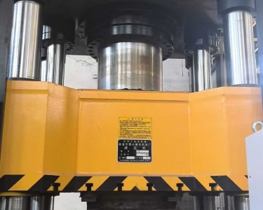 四柱式油压机 1250T 南通东海