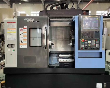 刀塔机 LYNX220LC 斗山