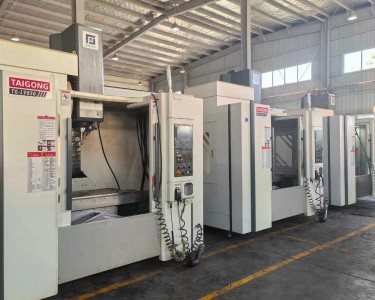 立式加工中心 850 台功