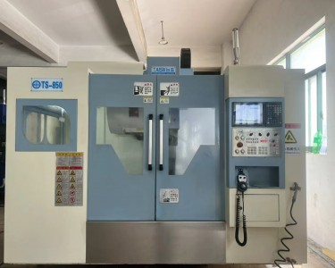 立式加工中心 850 台森