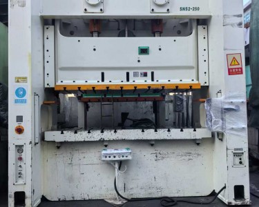 气动冲床 250T 协易