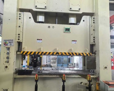 气动冲床 250T 金澳兰