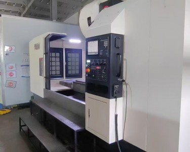 立式加工中心 1690 华群