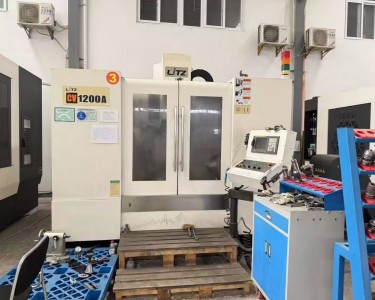 立式加工中心 1200 丽驰