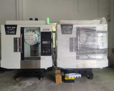 钻攻中心 T700 巨鸿