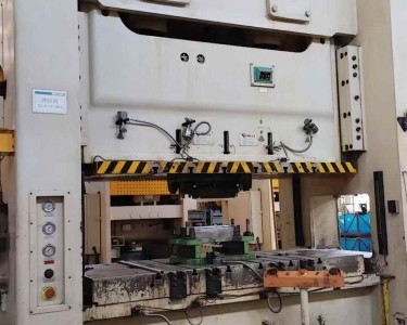 气动冲床 300T 金丰