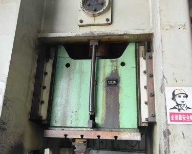 气动冲床 630T 扬力